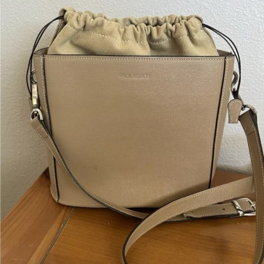 Pulicati‎ Italian Genuine Leather Bucket Style Crossbody PurseDrawstring Closure